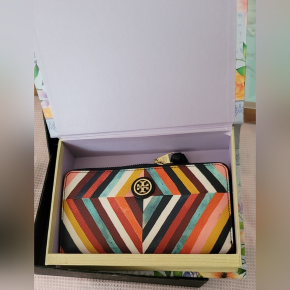 ๐ฅ TORY BURCH  WALLET  ๐ฅ - Picture 15 of 16